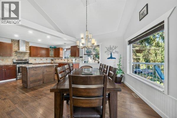 996 Arras Road Property Photo 12