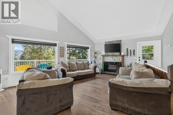 996 Arras Road Property Photo 15