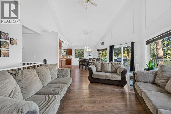 996 Arras Road Property Photo 17