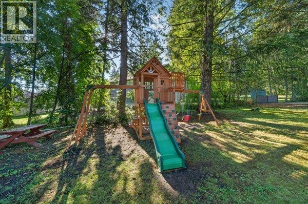 996 Arras Road Property Photo 25