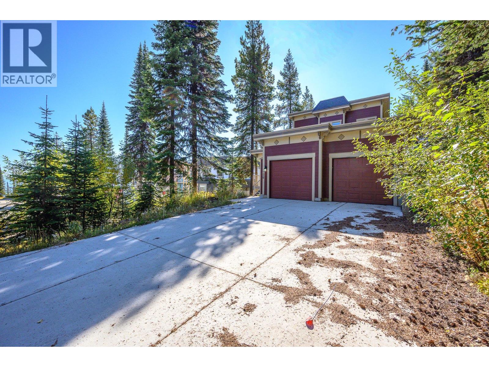 720 Monashee Court Property Photo 2
