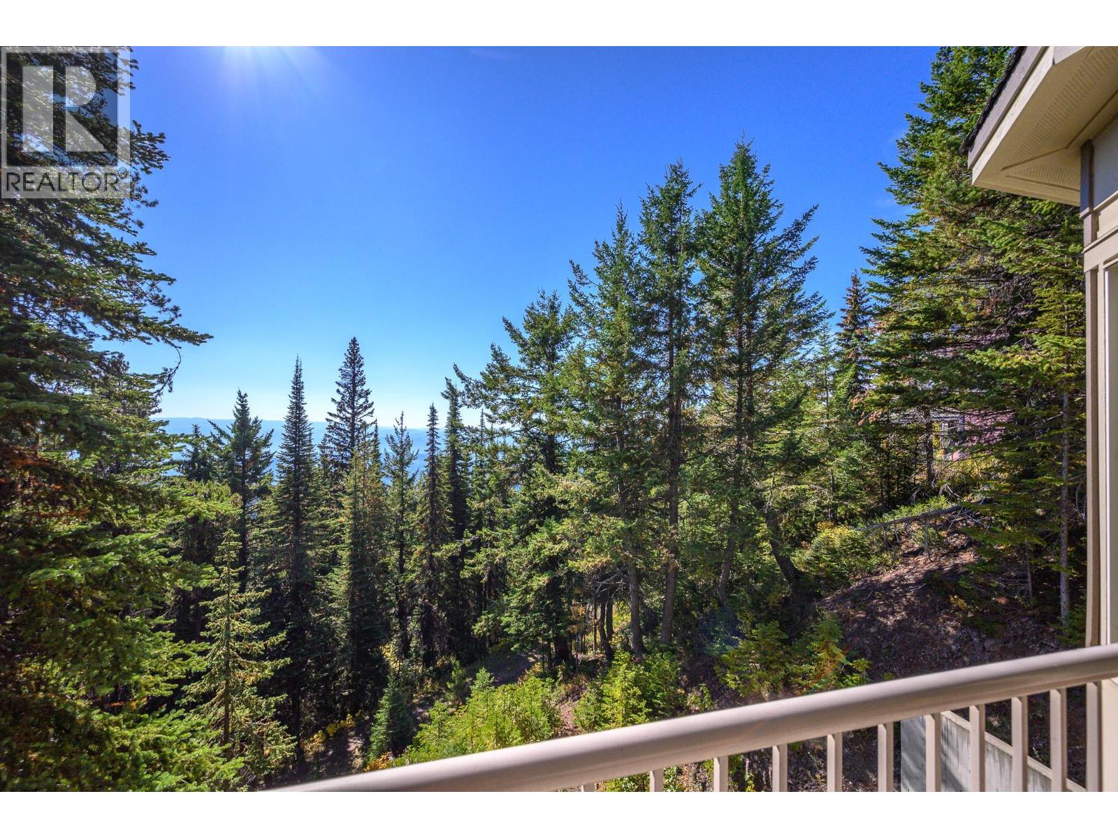720 Monashee Court Property Photo 6