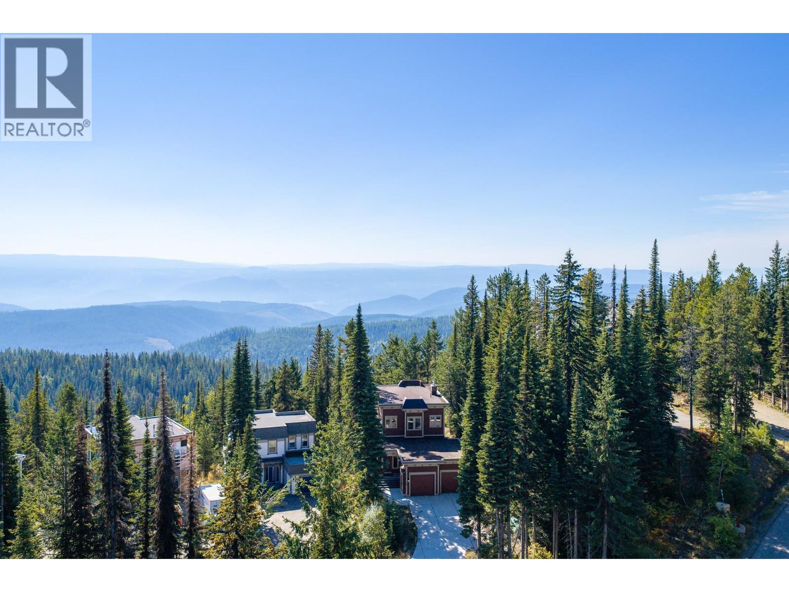 720 Monashee Court Property Photo 8