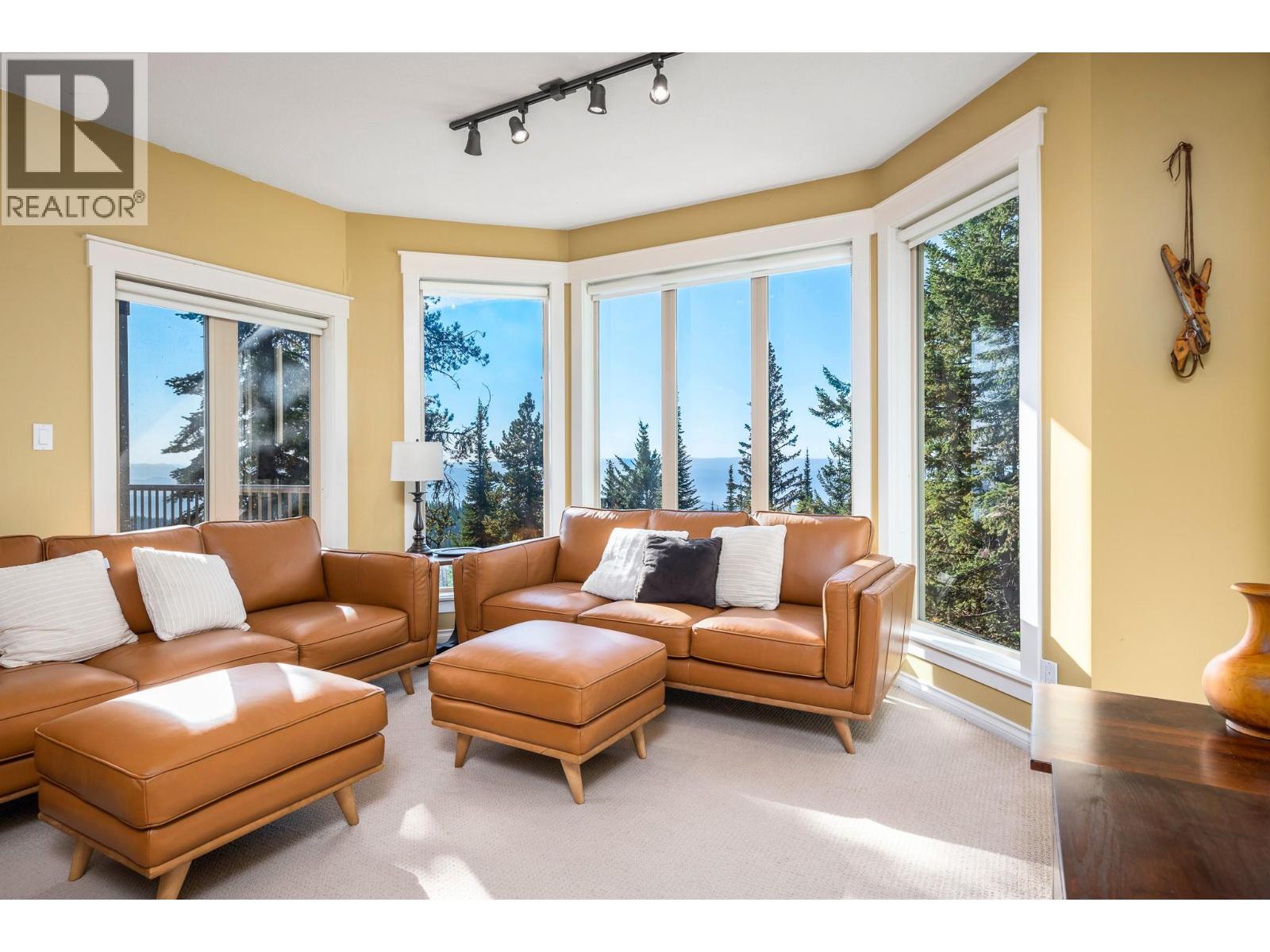 720 Monashee Court Property Photo 15