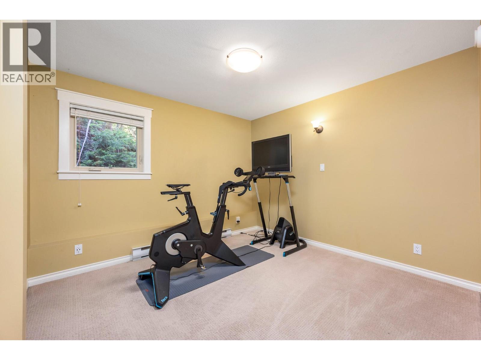 720 Monashee Court Property Photo 31