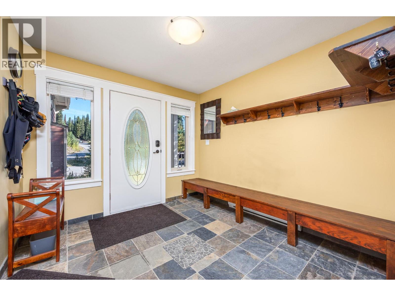 720 Monashee Court Property Photo 34