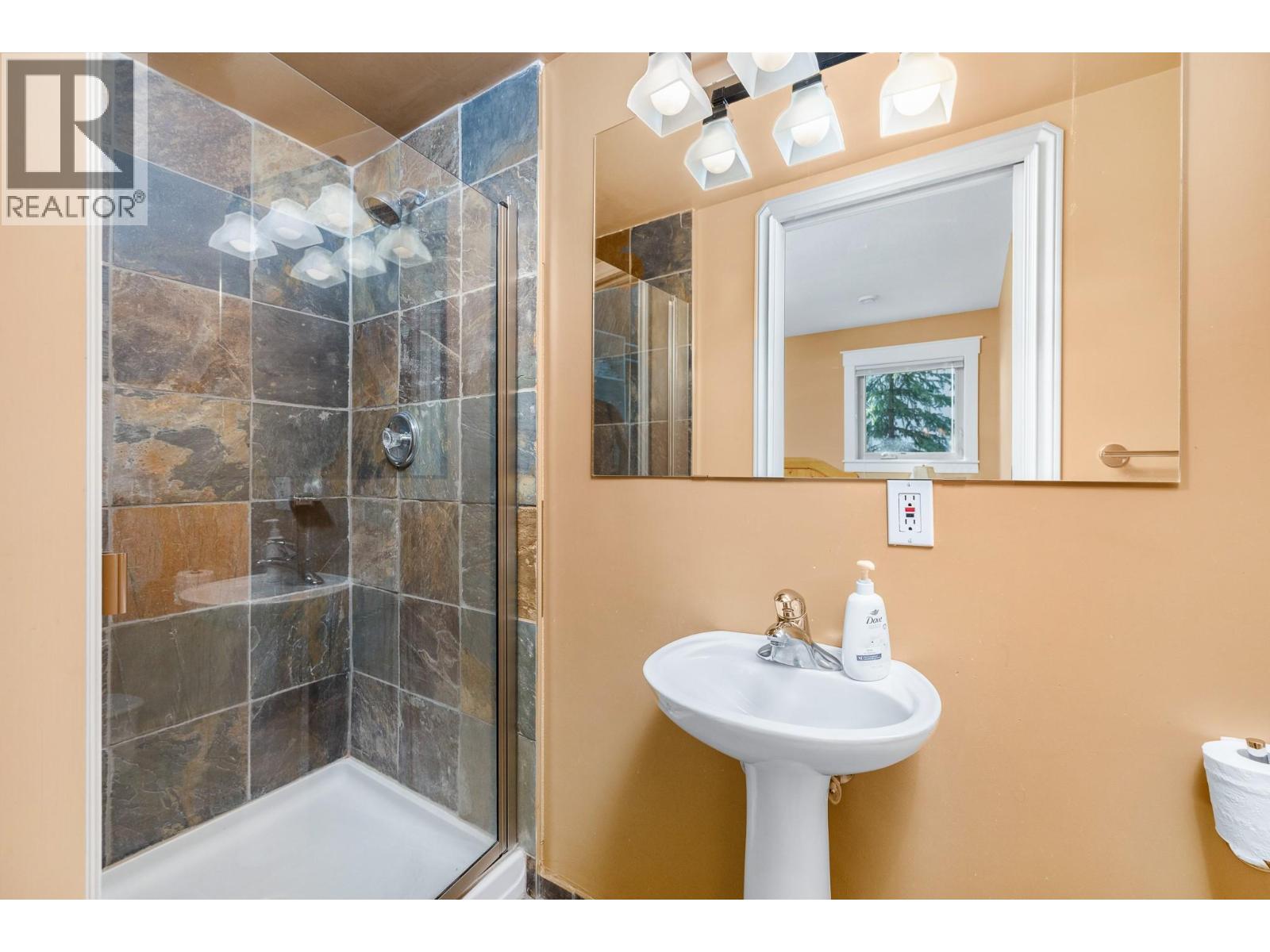 720 Monashee Court Property Photo 46