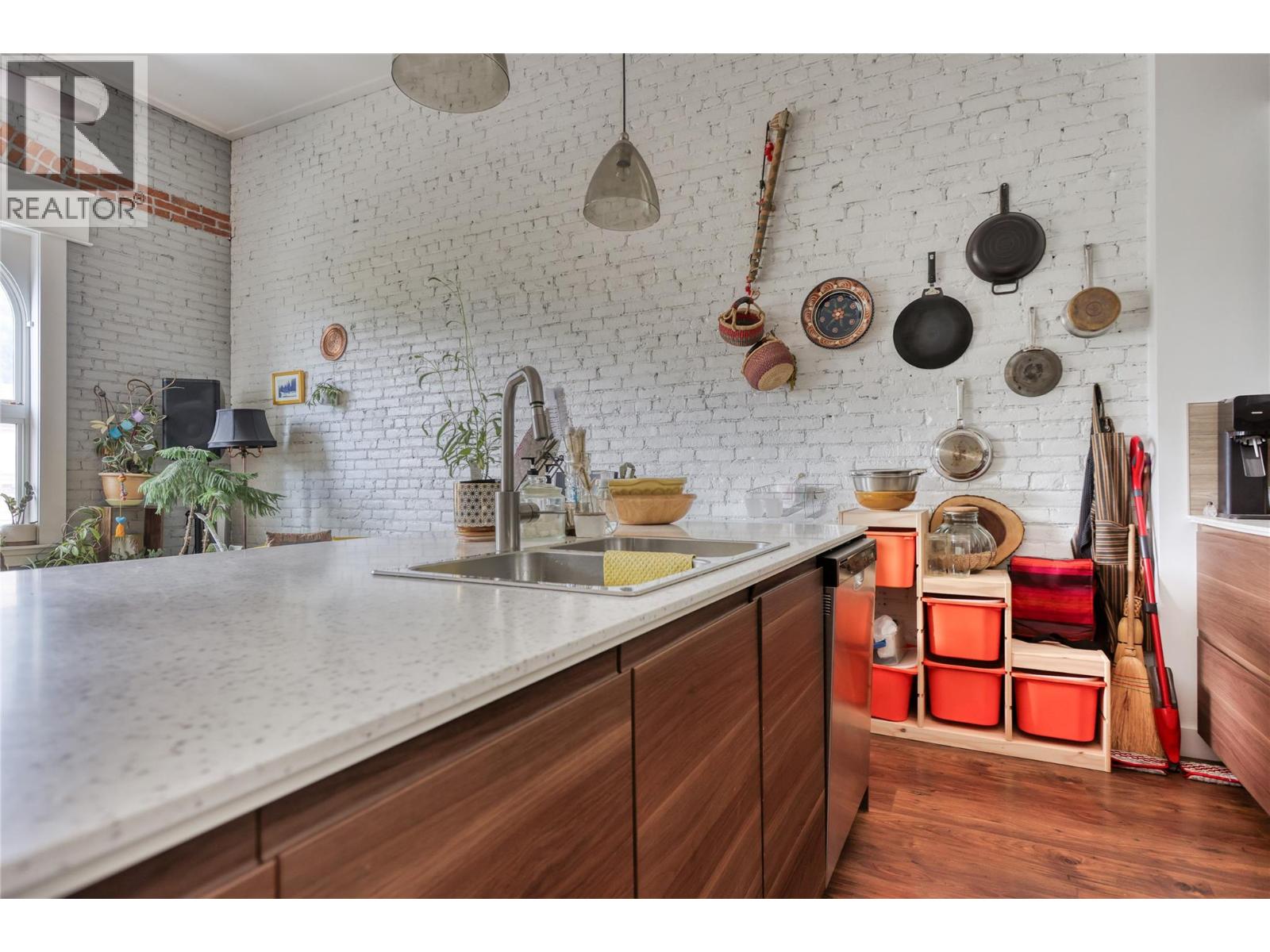 446 Baker Street Property Photo 35