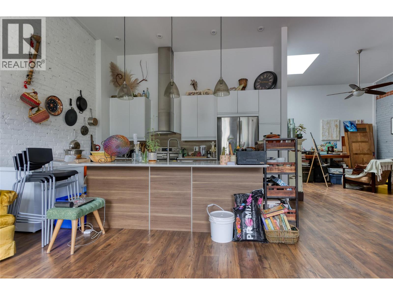 446 Baker Street Property Photo 36