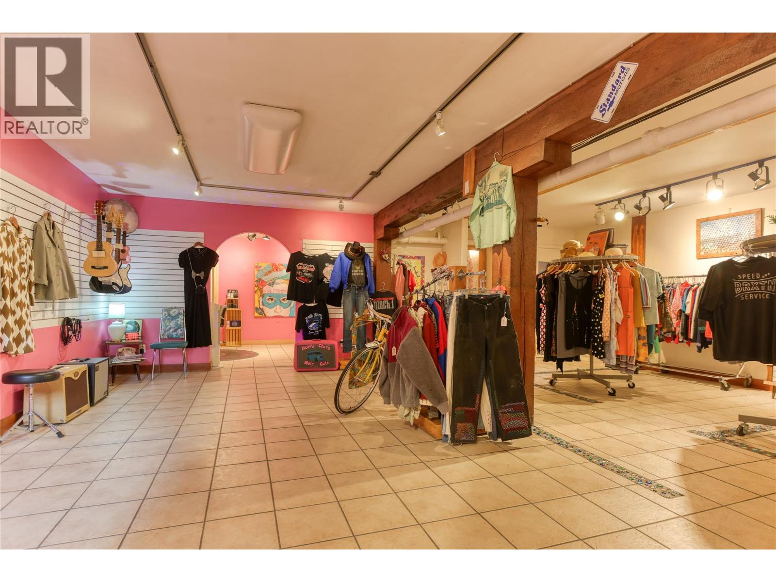 446 Baker Street Property Photo 42