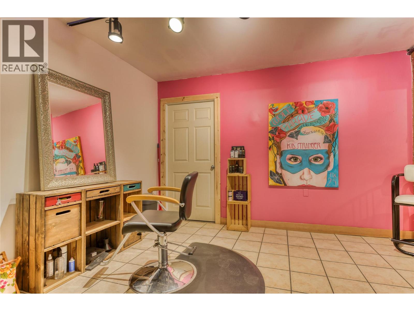 446 Baker Street Property Photo 43
