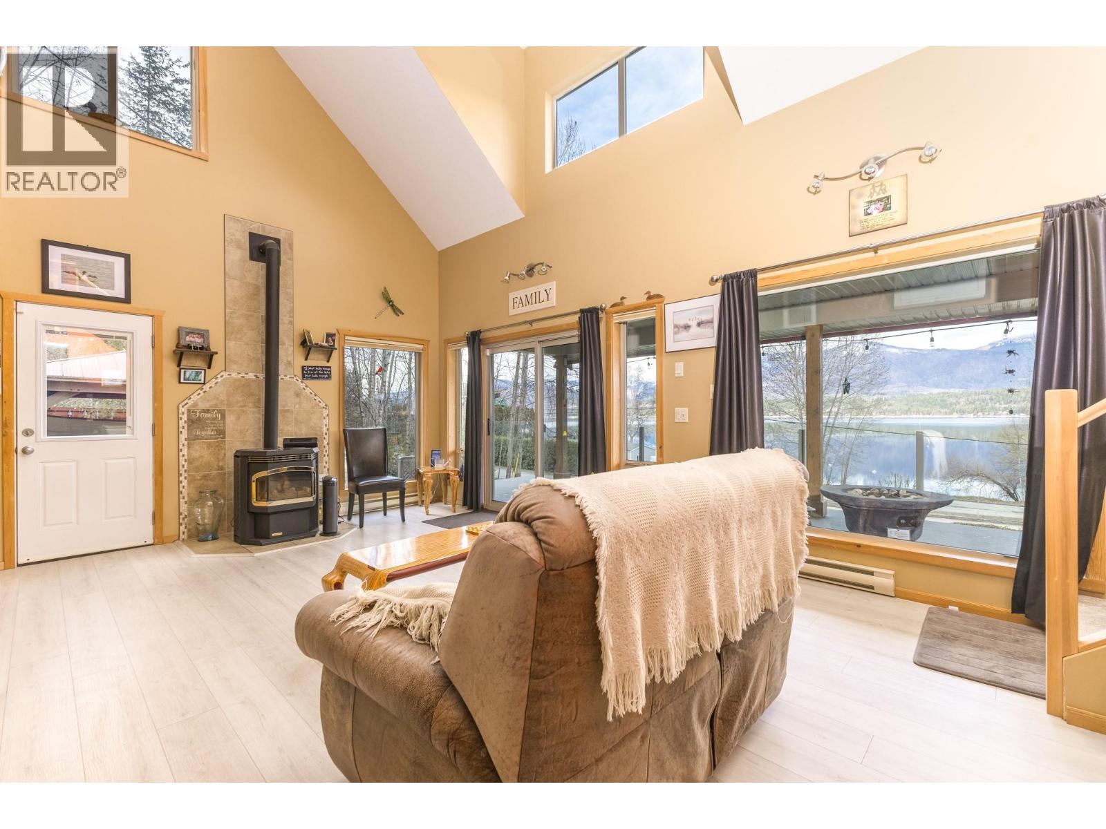 3572 Eagle Bay Road Property Photo 8