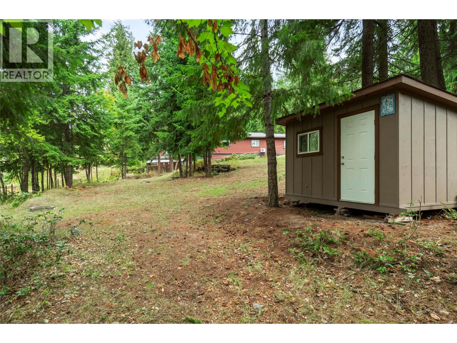 7206 Fraser Crescent Property Photo 4