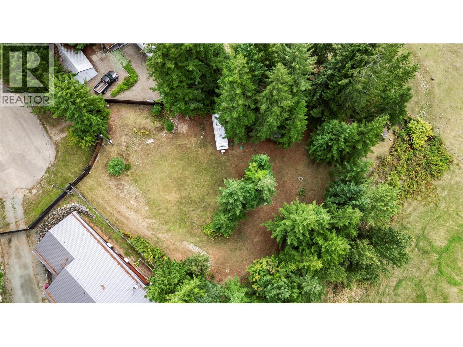 7206 Fraser Crescent Property Photo 7