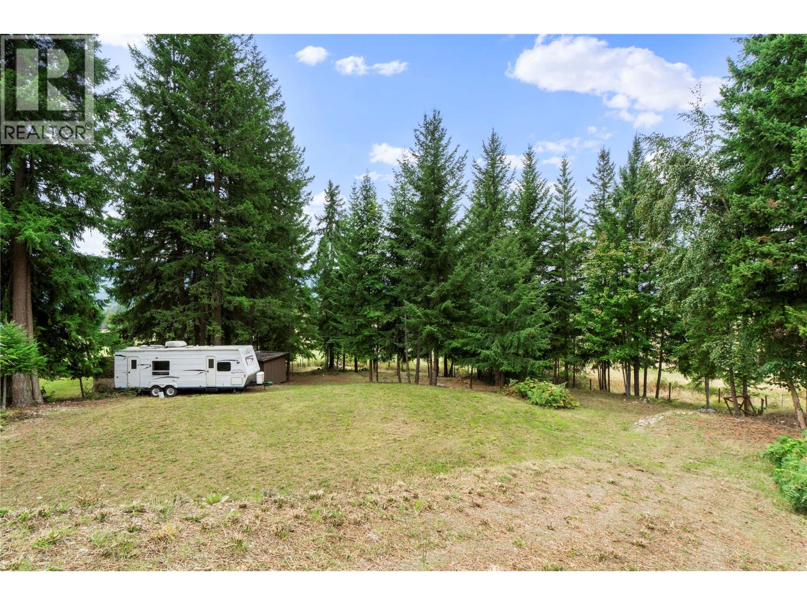 7206 Fraser Crescent Property Photo 10