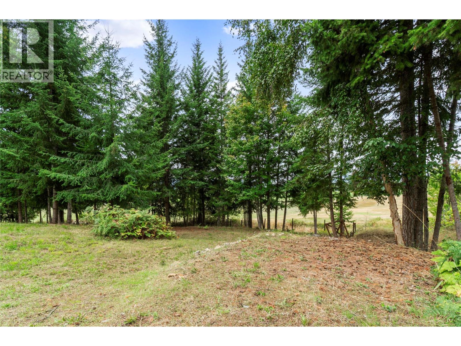 7206 Fraser Crescent Property Photo 11