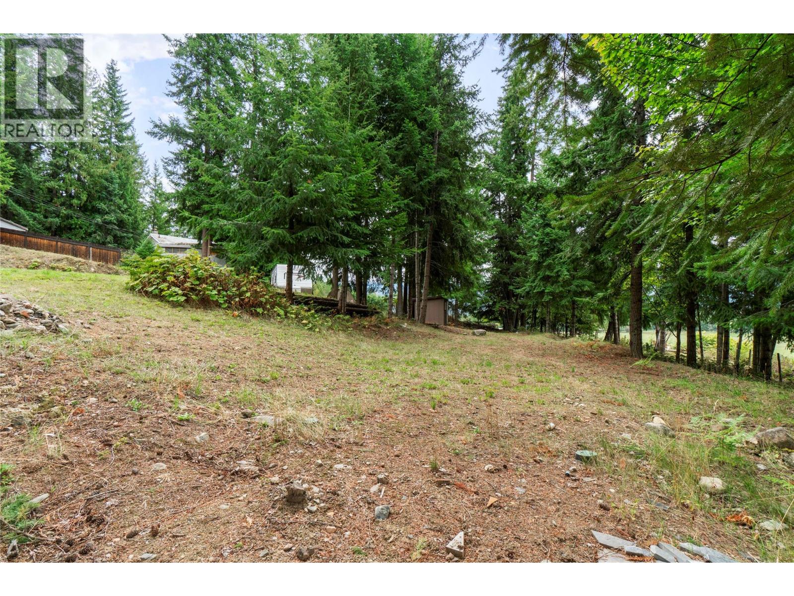 7206 Fraser Crescent Property Photo 12