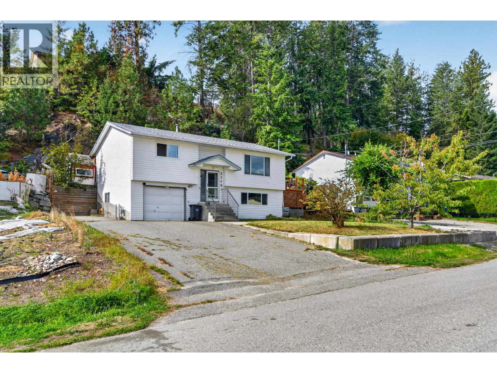 3246 McGinnis Road Property Photo 1
