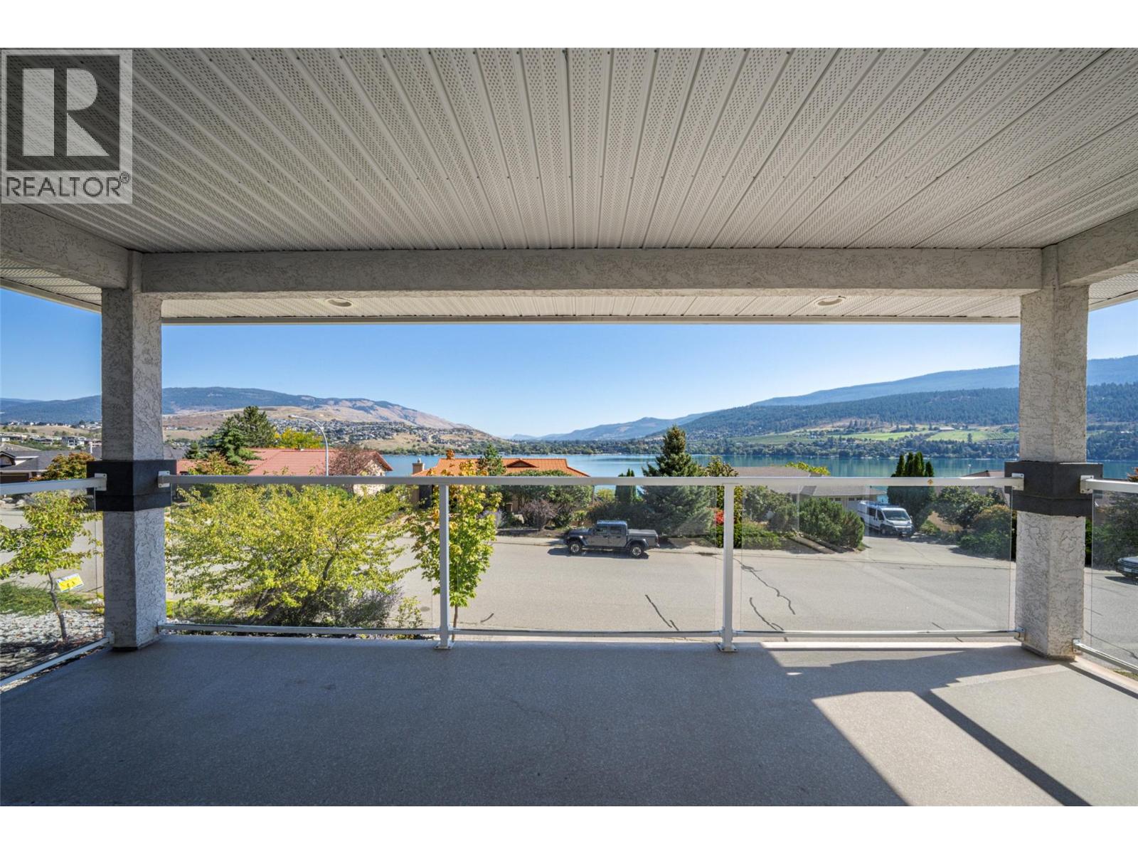 8210 Stoneridge Drive Property Photo 17