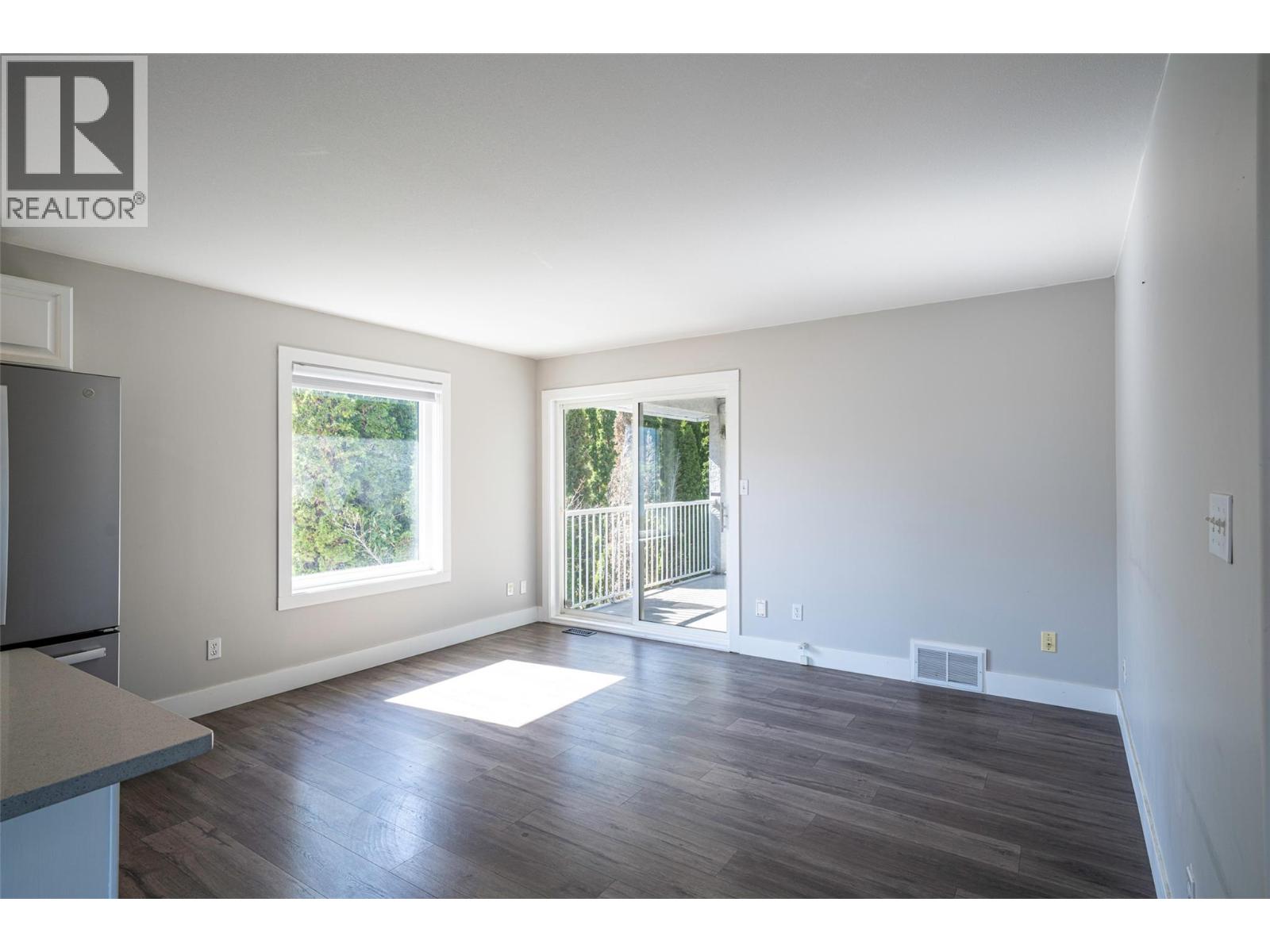 8210 Stoneridge Drive Property Photo 32