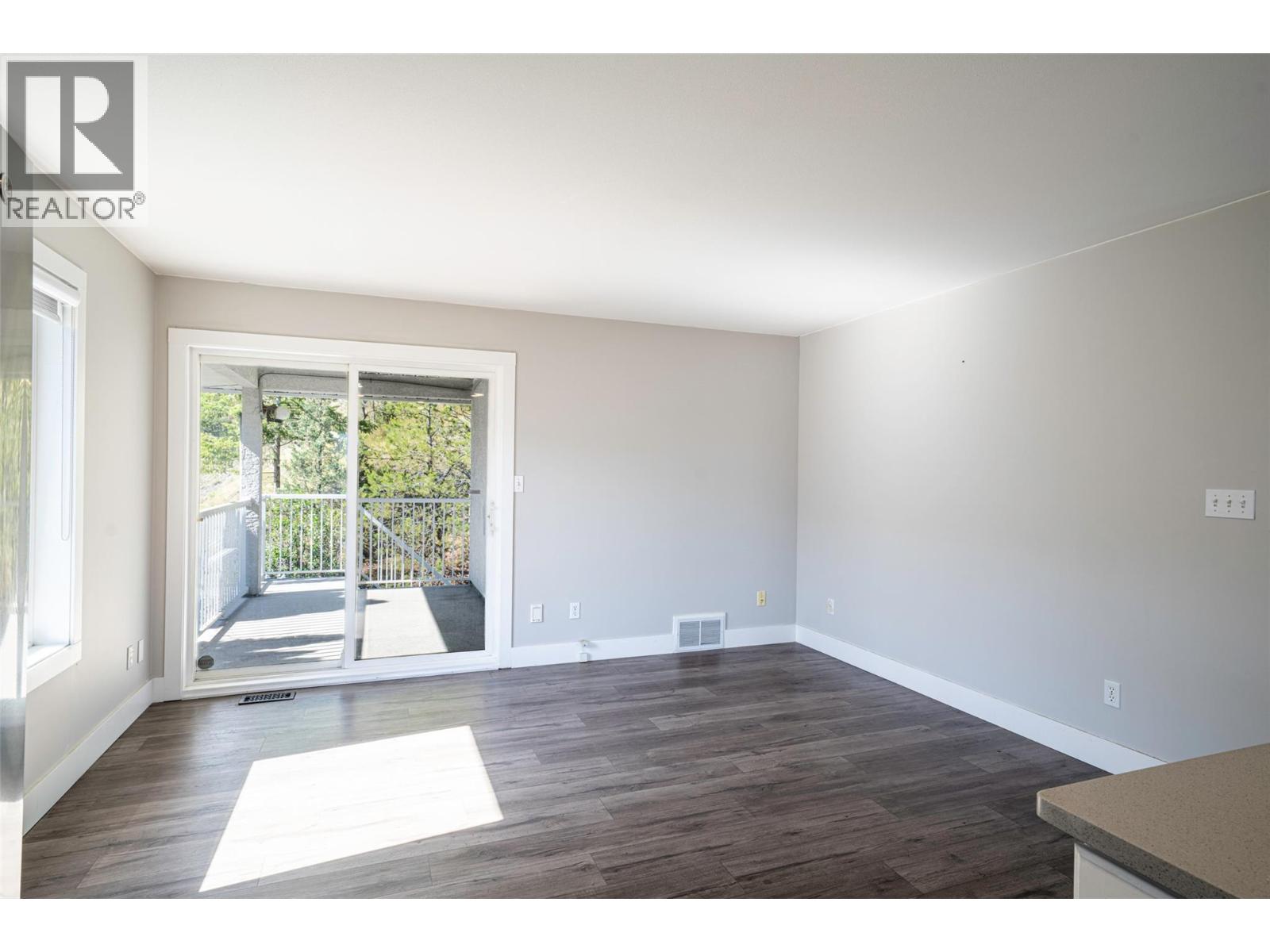 8210 Stoneridge Drive Property Photo 35