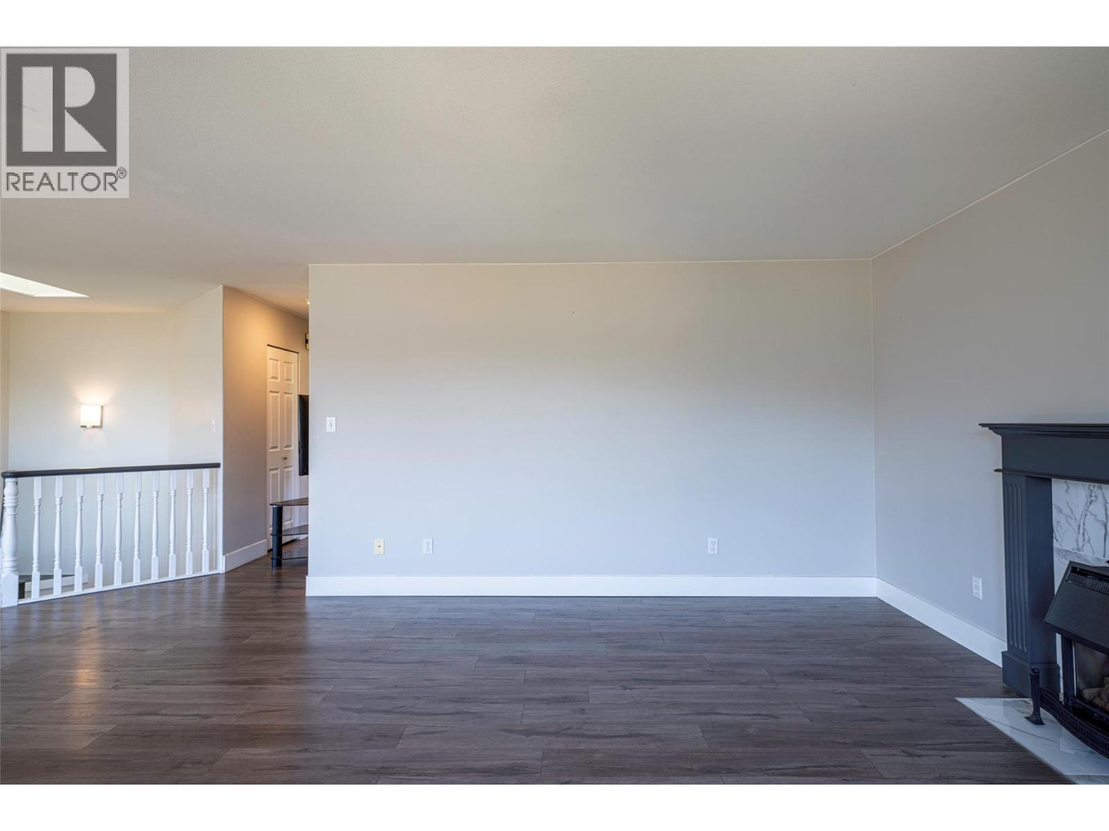 8210 Stoneridge Drive Property Photo 36