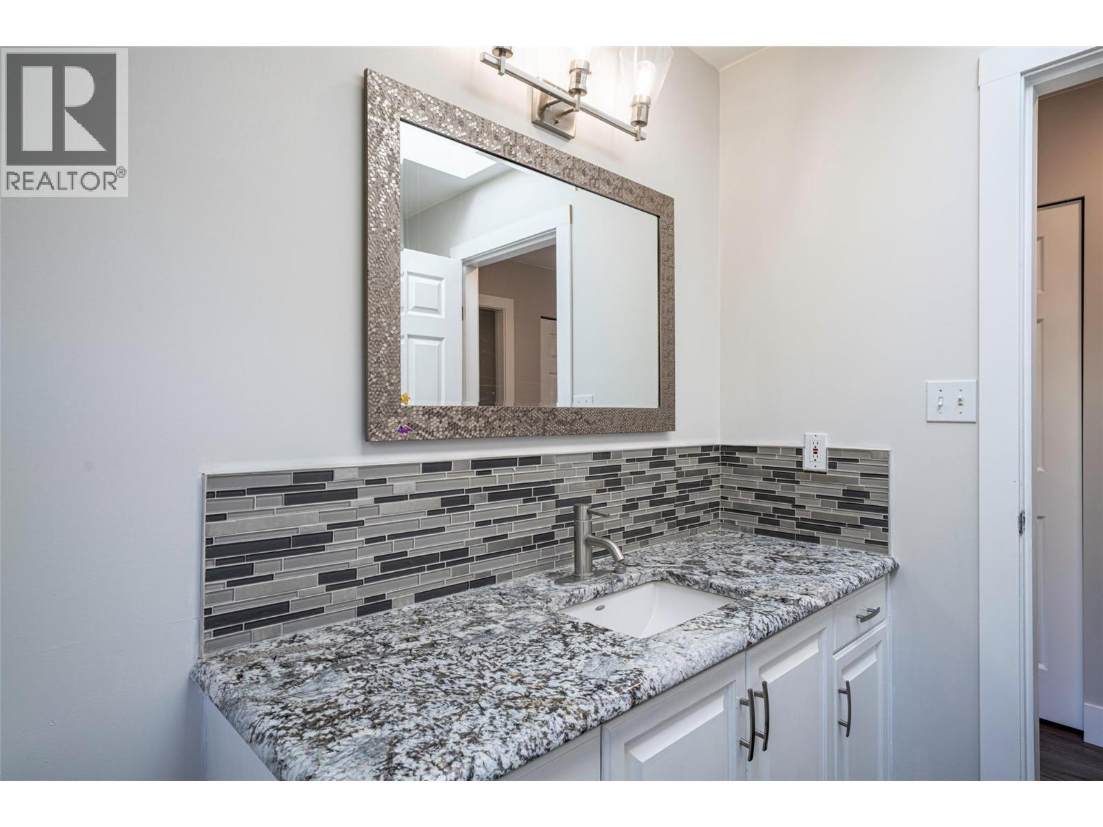 8210 Stoneridge Drive Property Photo 39