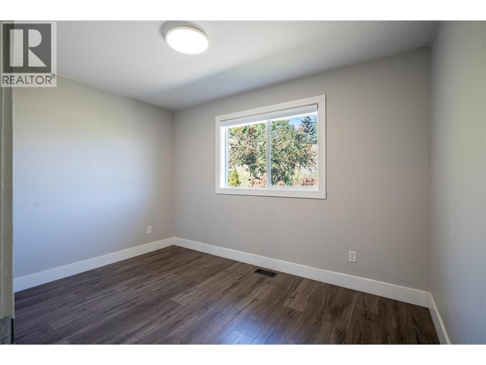8210 Stoneridge Drive Property Photo 40