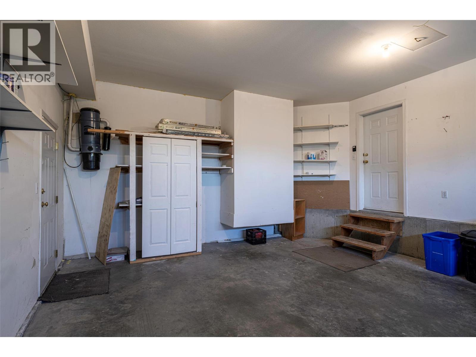 8210 Stoneridge Drive Property Photo 54