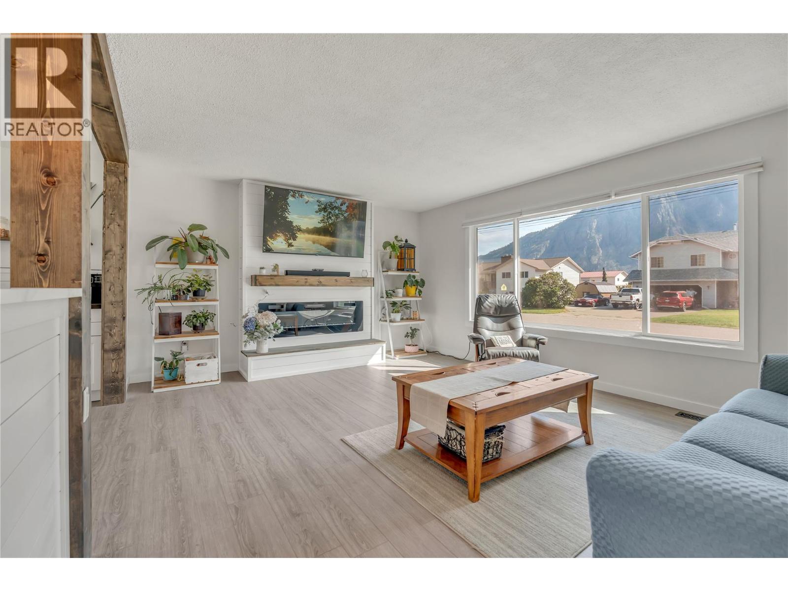 826 3rd Avenue Property Photo 3