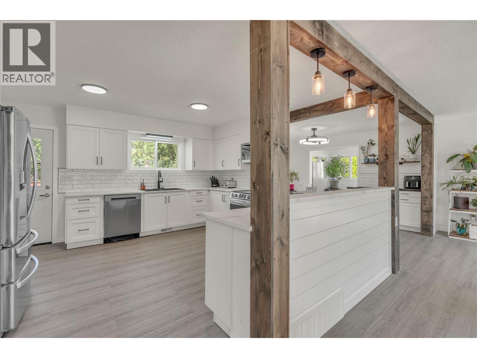 826 3rd Avenue Property Photo 12