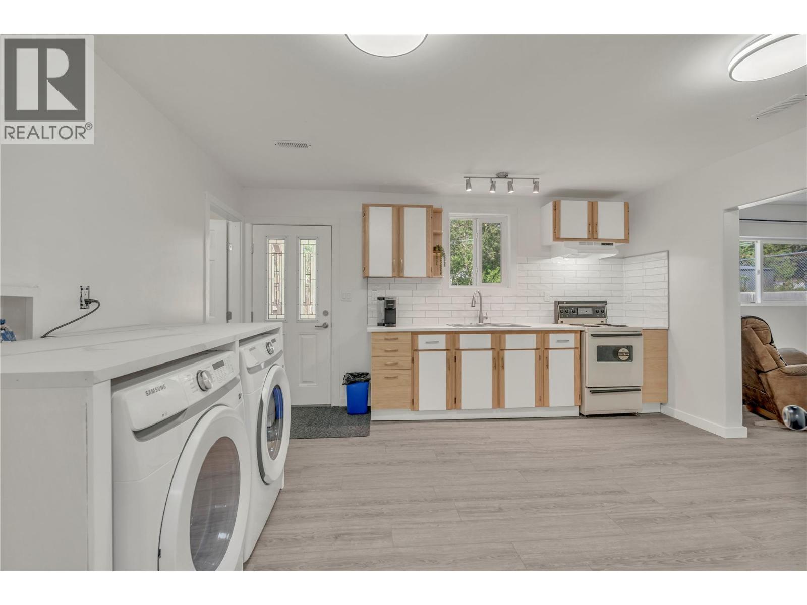 826 3rd Avenue Property Photo 26