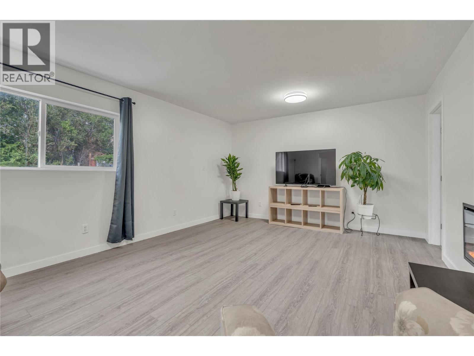 826 3rd Avenue Property Photo 33