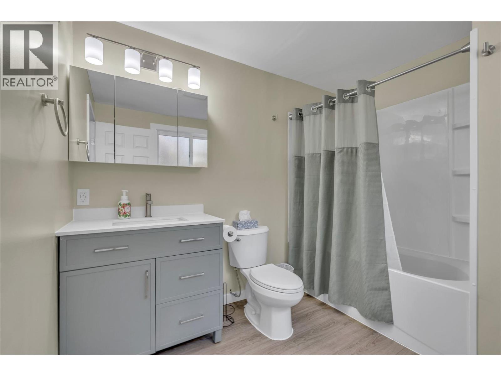 826 3rd Avenue Property Photo 38