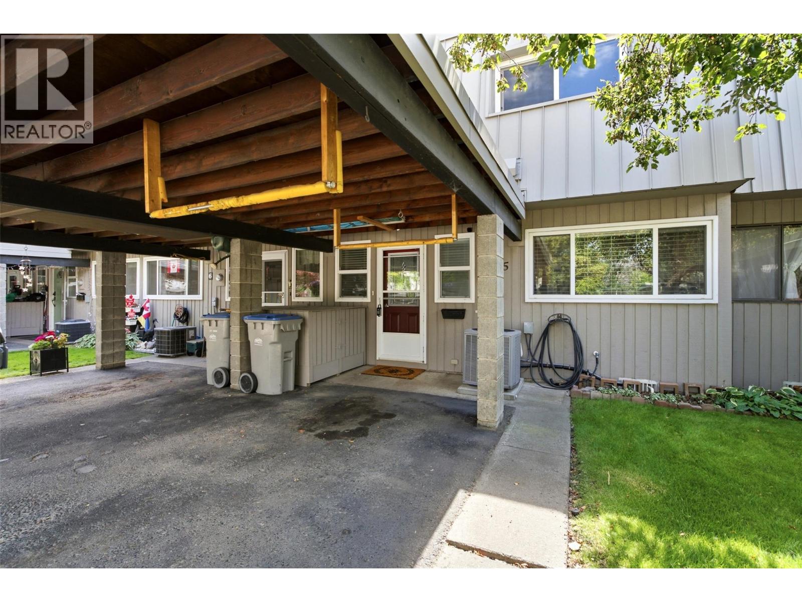 249 Kitchener Crescent Unit# 5 Property Photo 4