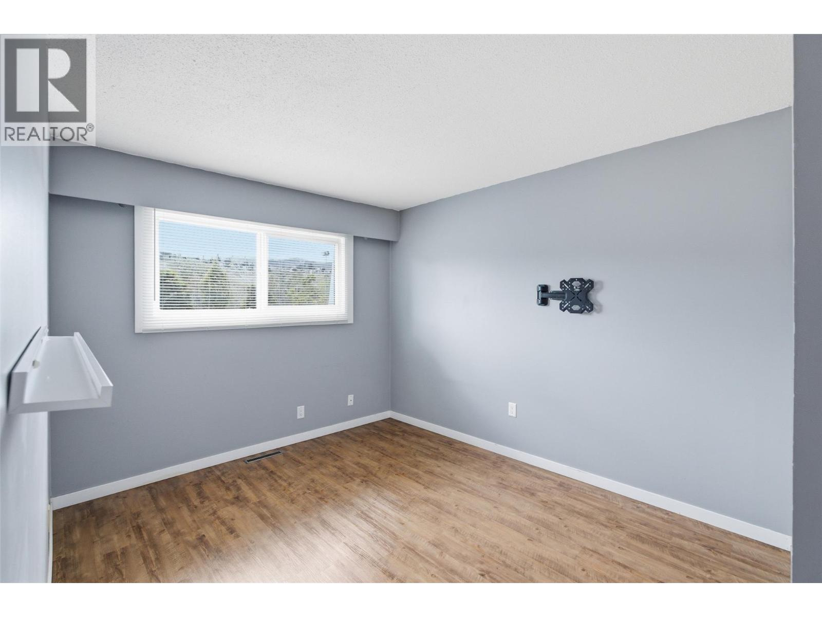 249 Kitchener Crescent Unit# 5 Property Photo 32