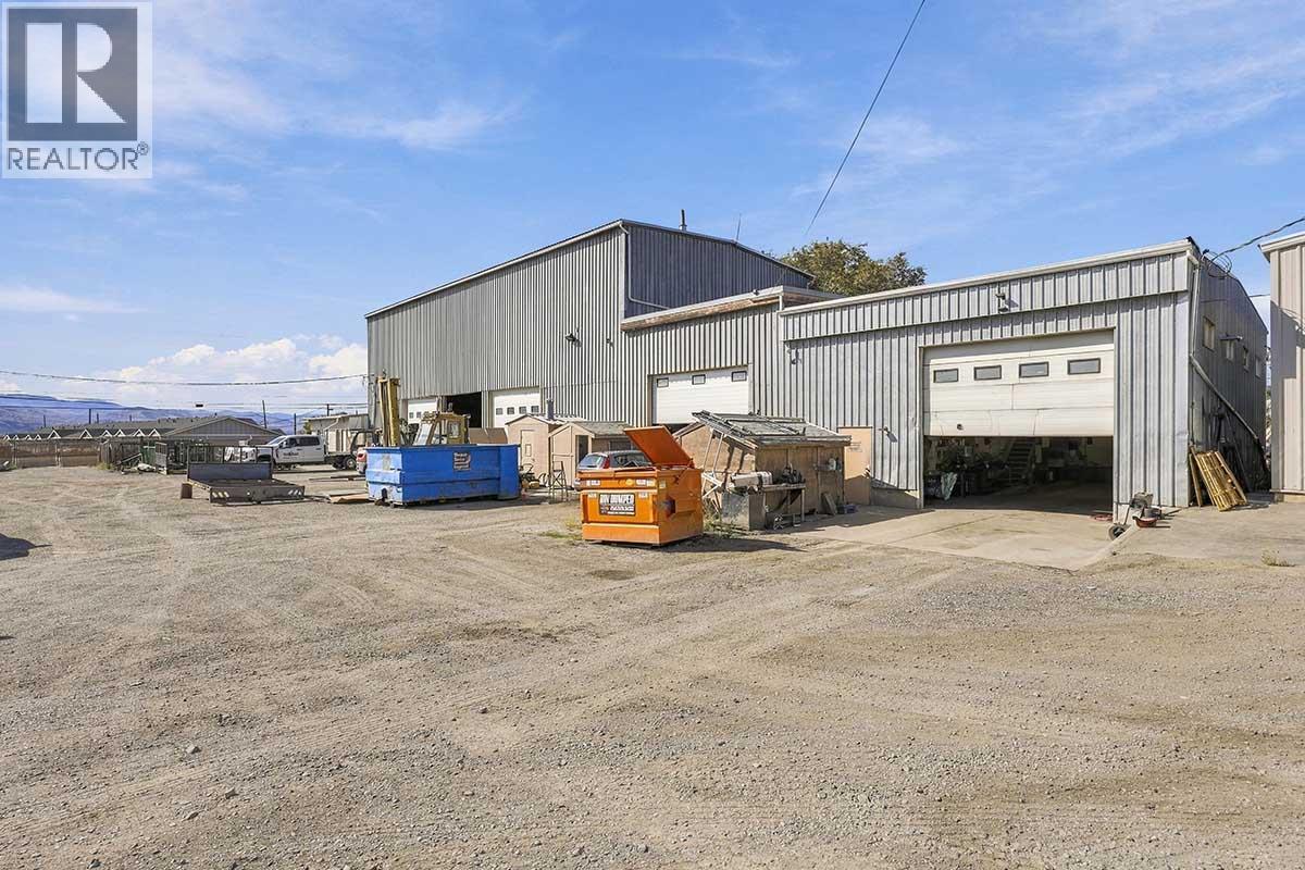 1113 Chief Louis Way Property Photo 3