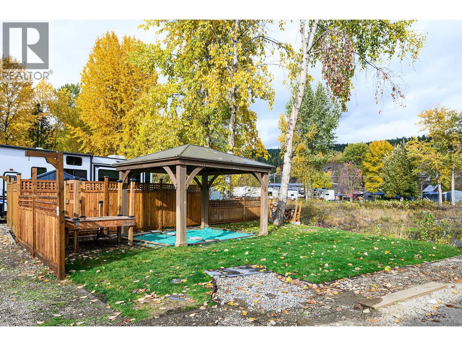 2 Clubhouse Lane Property Photo 5