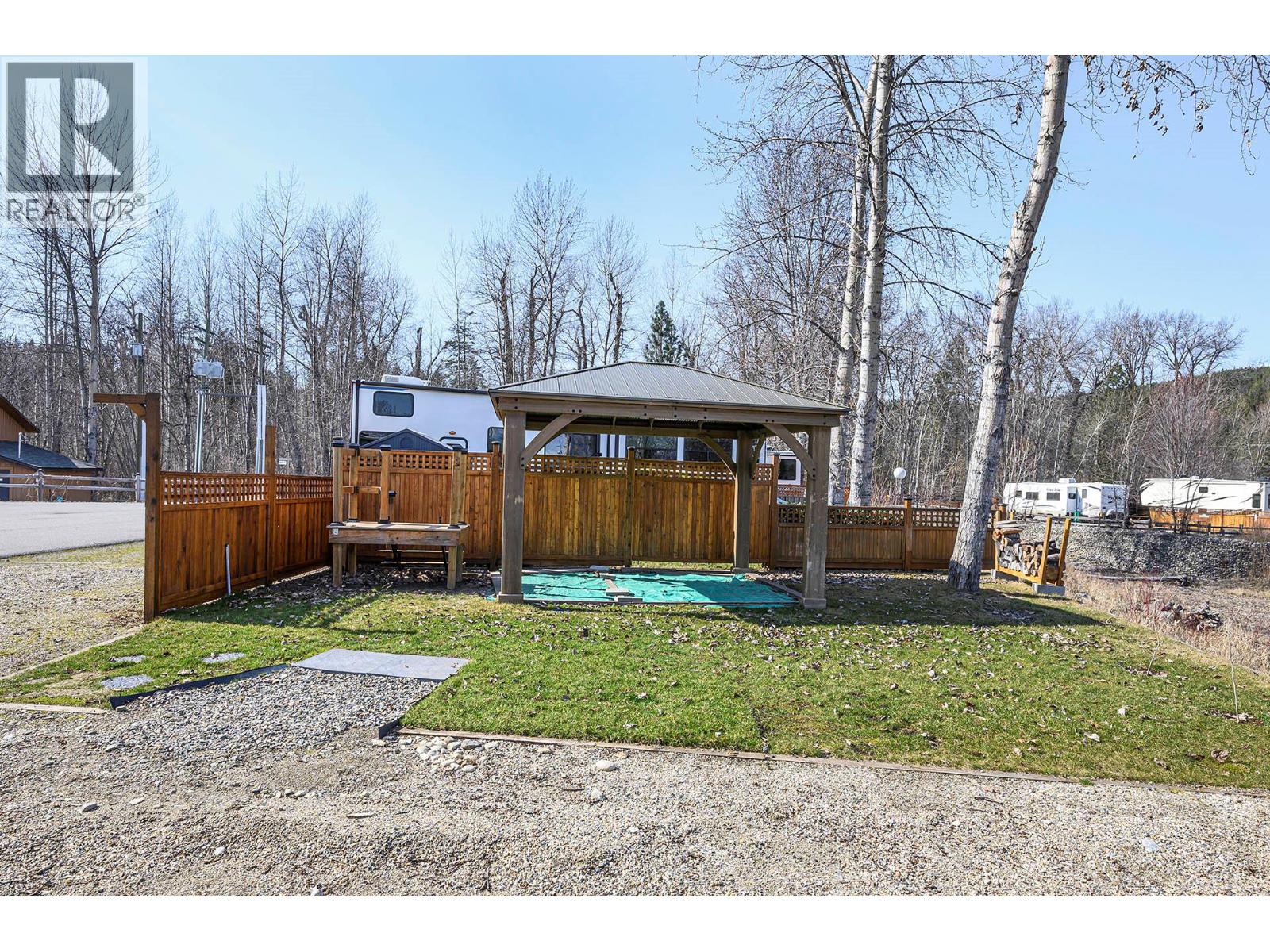 2 Clubhouse Lane Property Photo 12