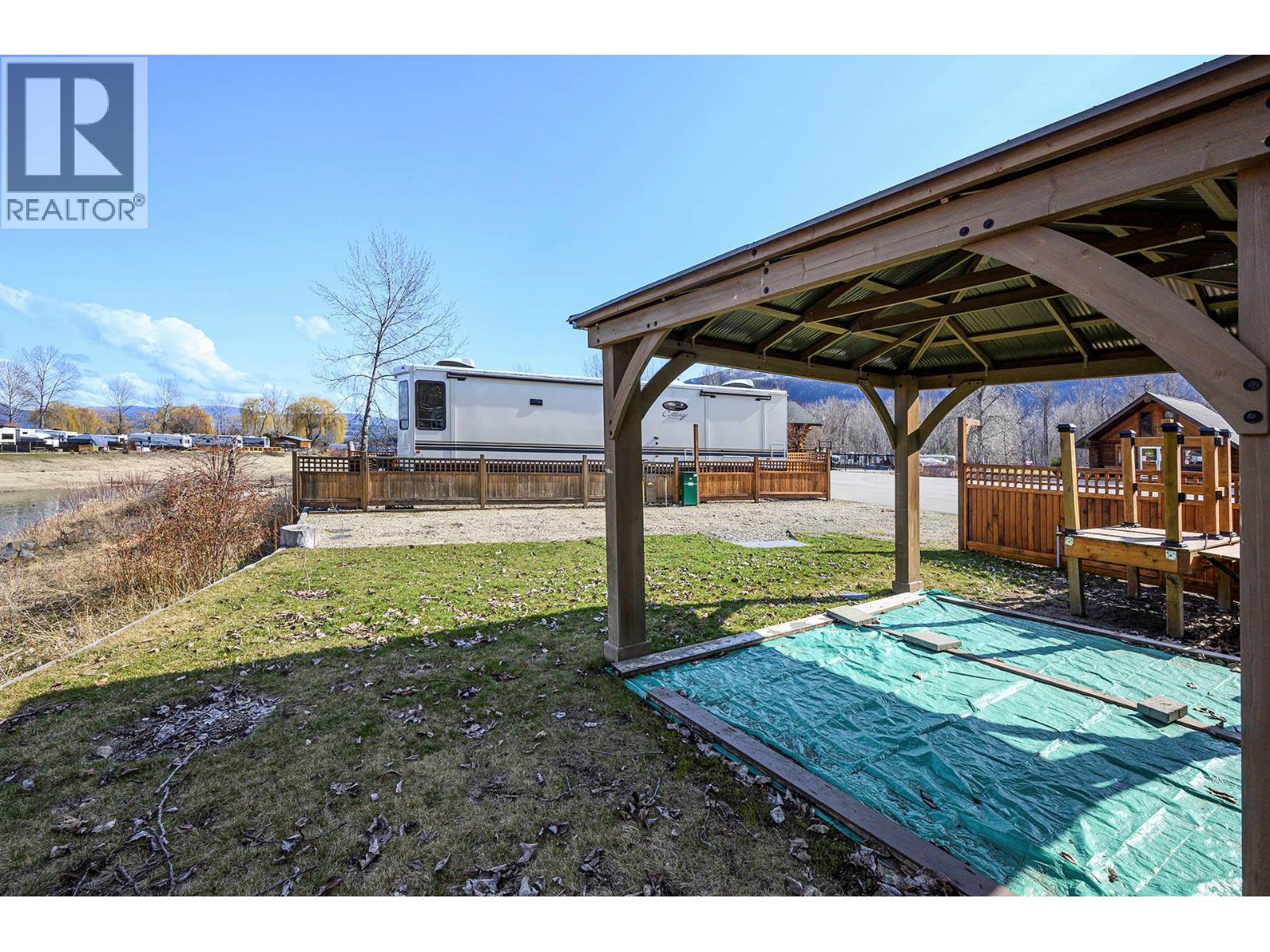 2 Clubhouse Lane Property Photo 14