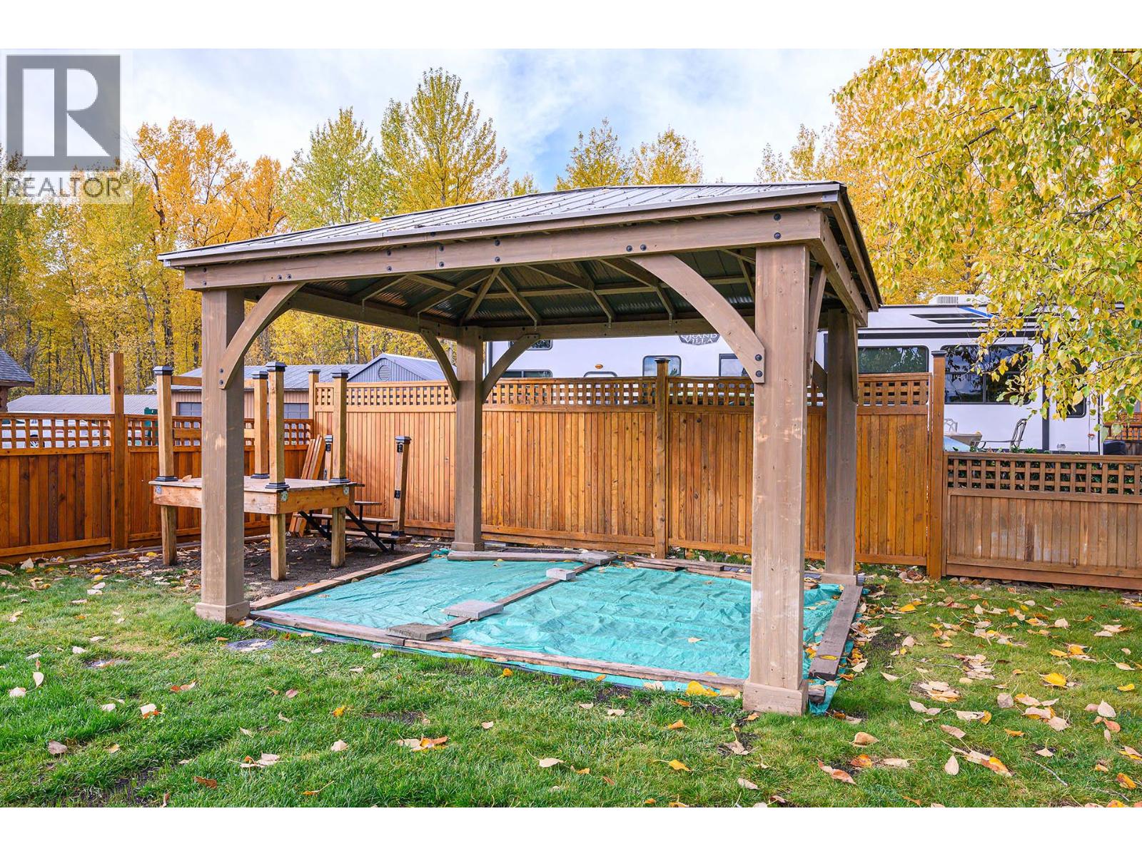 2 Clubhouse Lane Property Photo 26