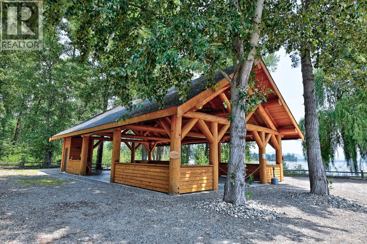 2 Clubhouse Lane Property Photo 35