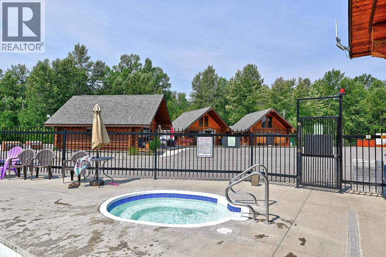 2 Clubhouse Lane Property Photo 37