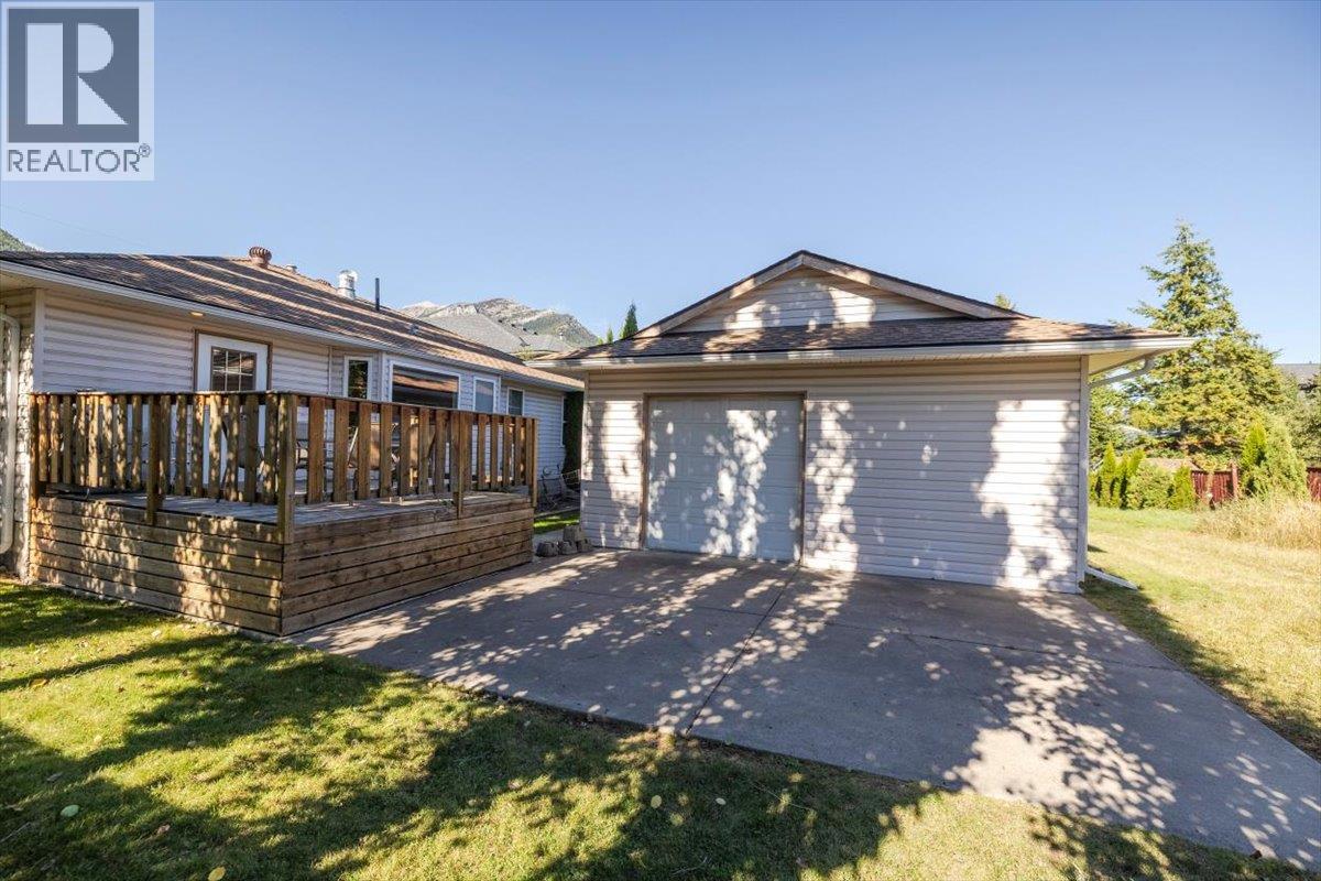 1122 11th Avenue Property Photo 5