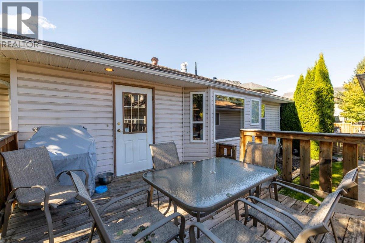 1122 11th Avenue Property Photo 7
