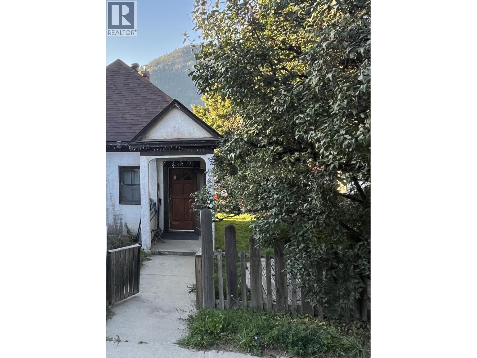 411 Latimer Street Property Photo 2