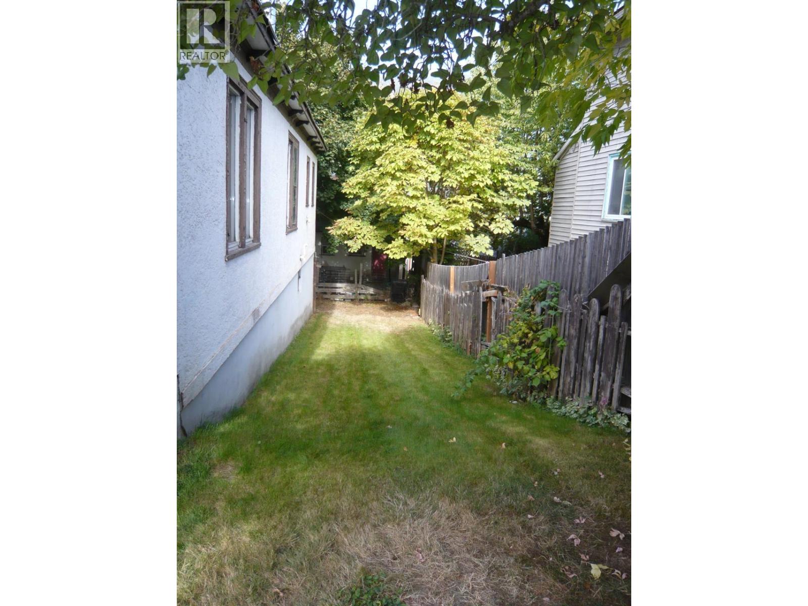 411 Latimer Street Property Photo 3