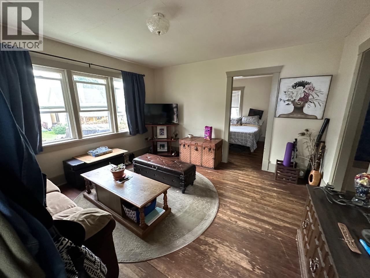 411 Latimer Street Property Photo 4