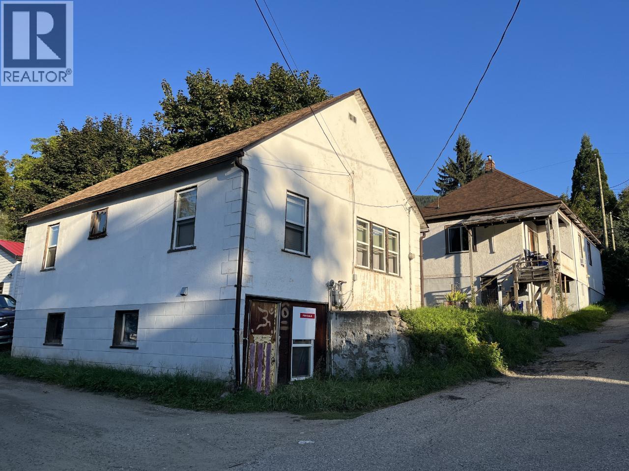411 Latimer Street Property Photo 12
