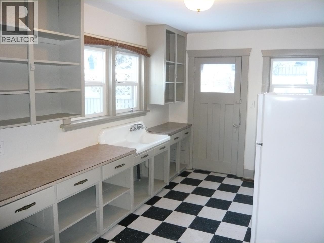 411 Latimer Street Property Photo 13